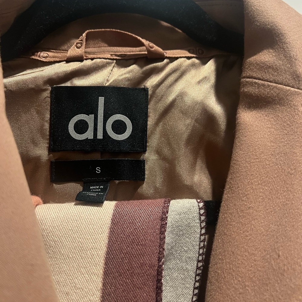 Alo Yoga Trench Coat Size: XS - Picture 4 of 4
